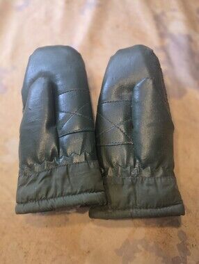 Vintage 1970s Ski Time Snow Mittens Mitts Nylon Green Black Color Block 80s OS
